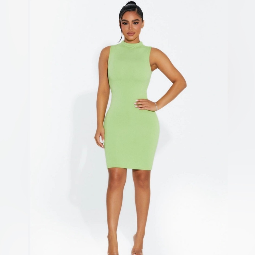 New naked wardrobe dress (XL) color KIWI